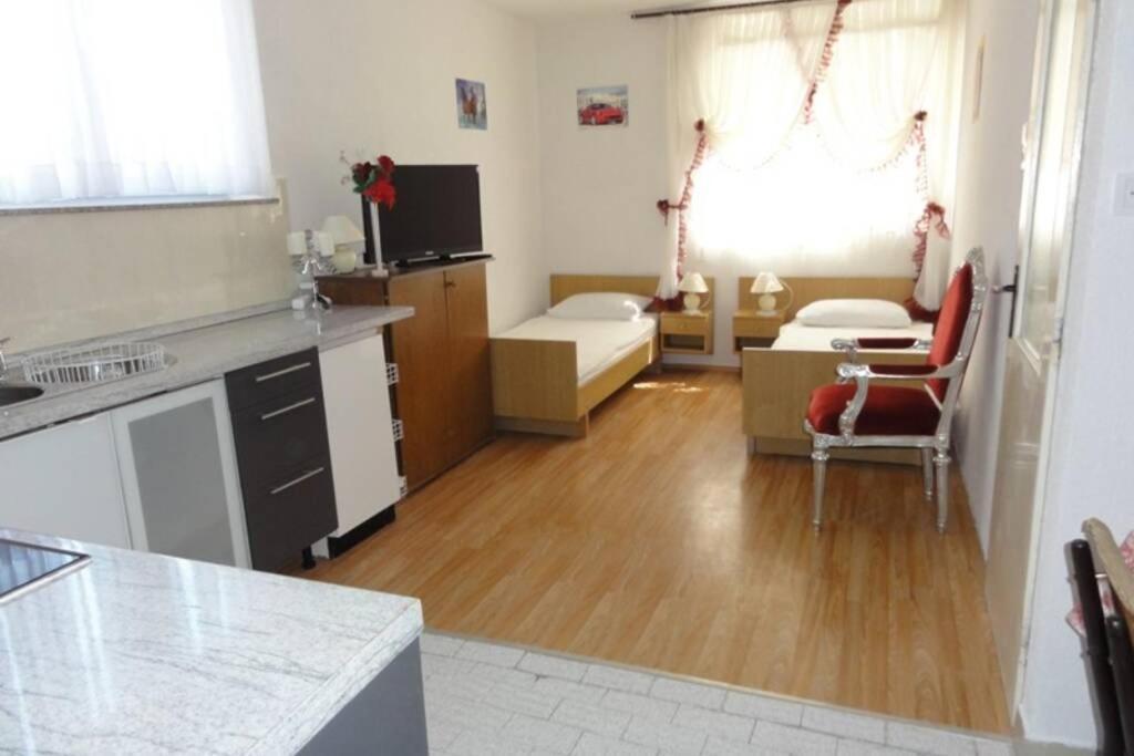 Croatia Zadar Borik Family Apartment With Garten View Number 2 Eksteriør billede